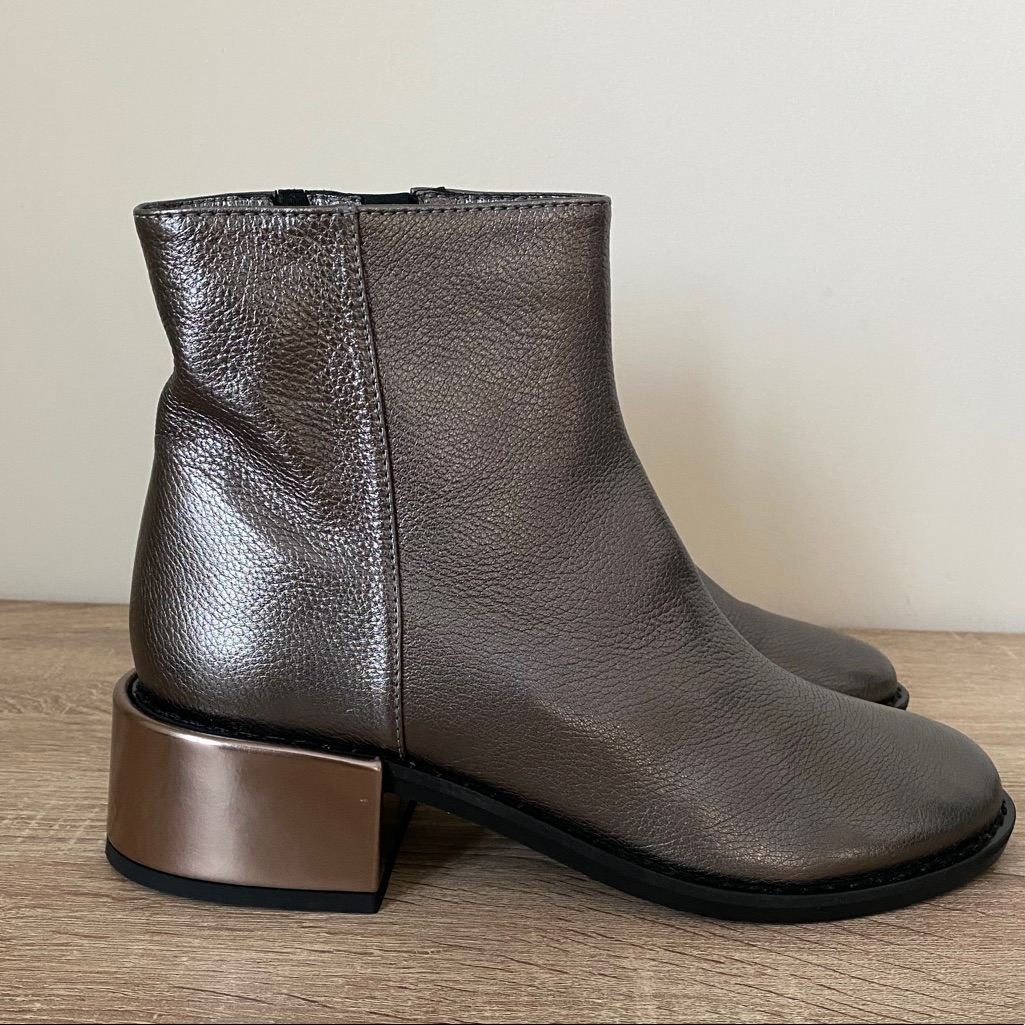 Giovanni Fabiani Leather Ankle Boots
